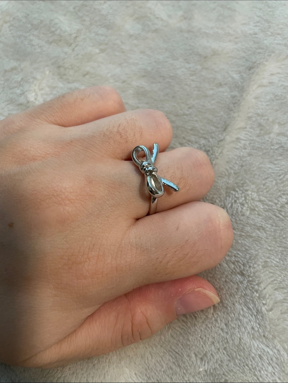 Bow Shaped Ring - Picture 3 of 3